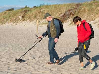 How Deep Can GPZ 7000 Detect Gold?